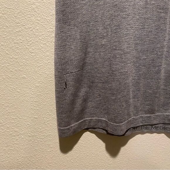 Lululemon Shirt Tech Movement Is‎ Medicine Activewear Gray Large Workout Running - Picture 11 of 12